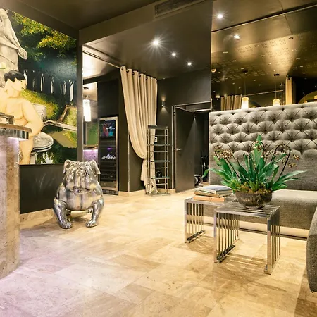 B Montmartre Hotel