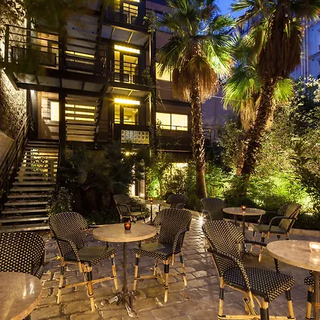 B Montmartre 4* Parigi