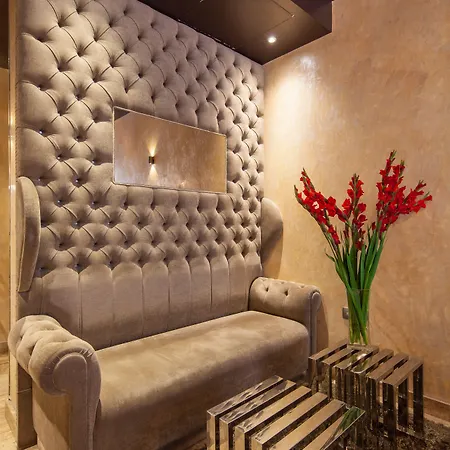 B Montmartre Hotel