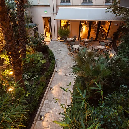 B Montmartre 4* Parigi