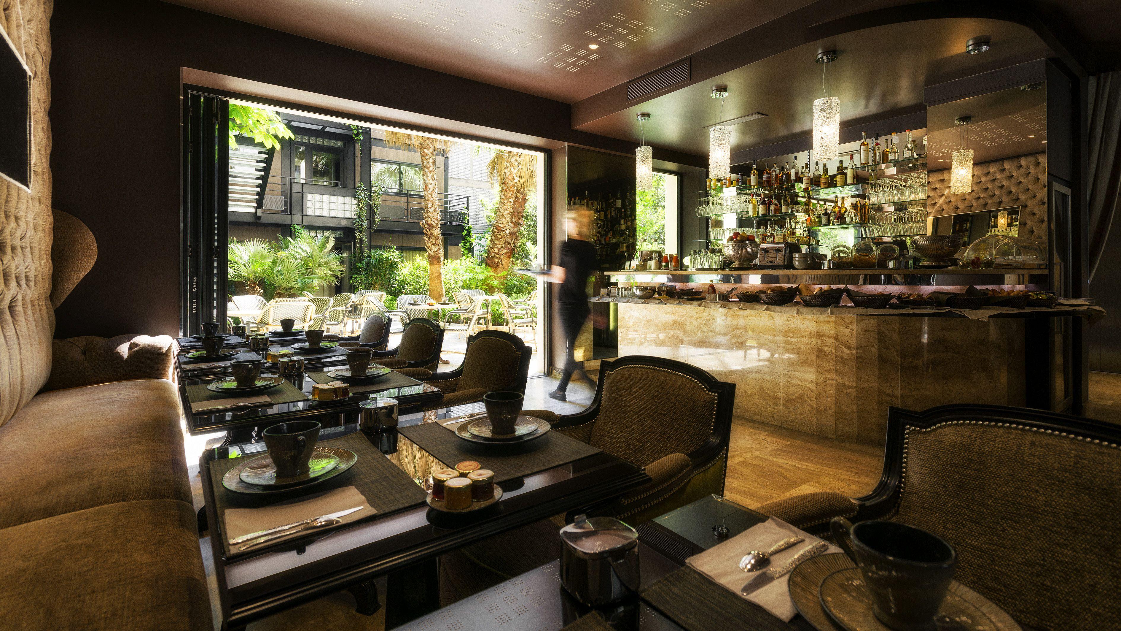 B Montmartre Hotel 4*